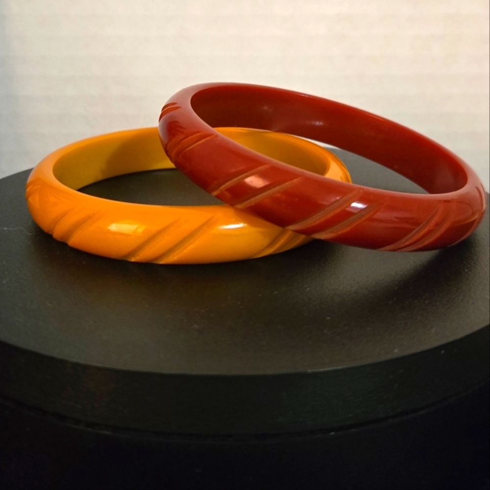 Vintage Bakelite Butterscotch & Redish brown Carved Bangle Set (Tested)